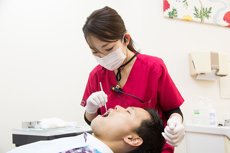 高い技術レベルをもつ歯科衛生士が予防を担当します